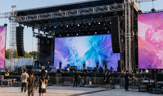 Large-Scale Outdoor Stage Productions Mobile